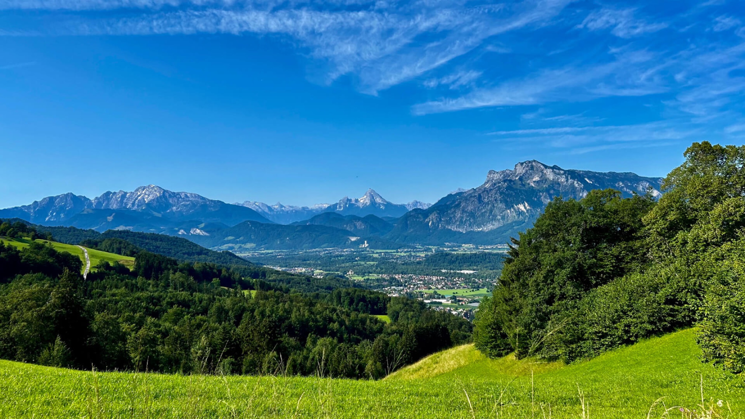 aussicht auf berge und salzburg