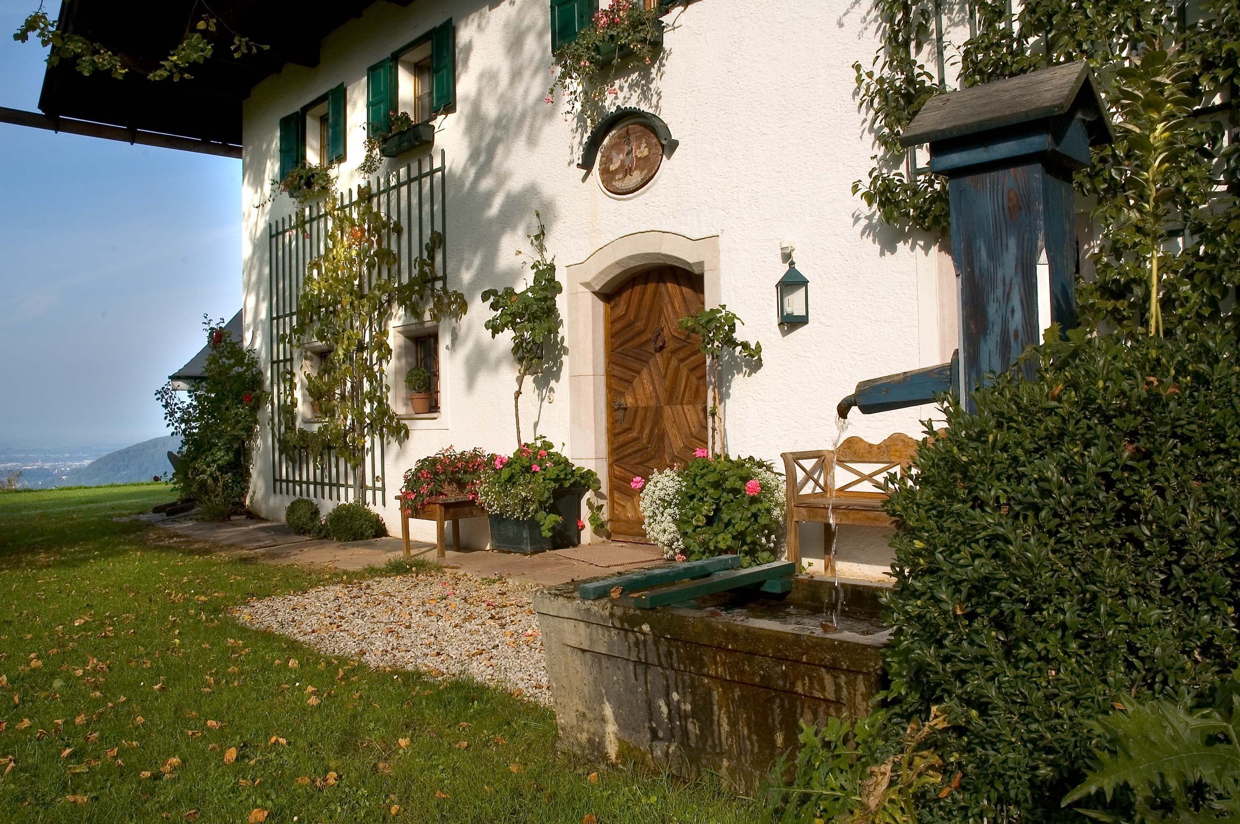 haus aussenansicht eingangsbereich